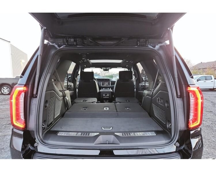 detail-yukon-open-luggage-limo